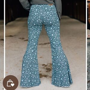 Ranch Dress’n Super Flares - Turquoise Blossom